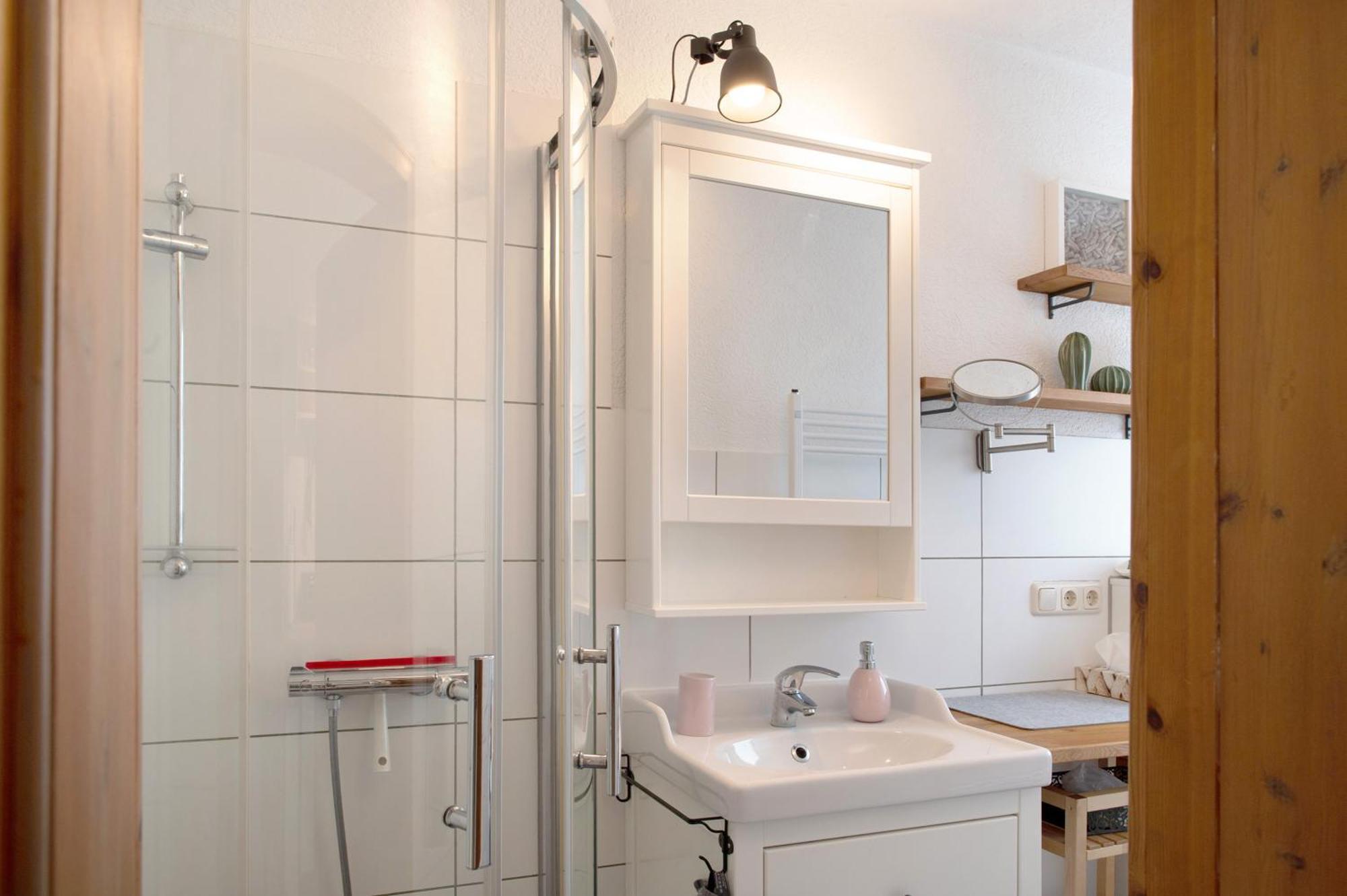 Ferienwohnung 'Alte Schule' นีนฮาเกิน ภายนอก รูปภาพ